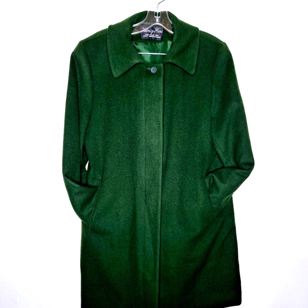 Henig Furs" Emerald City Green" Quite luxury quarter length wool coat.